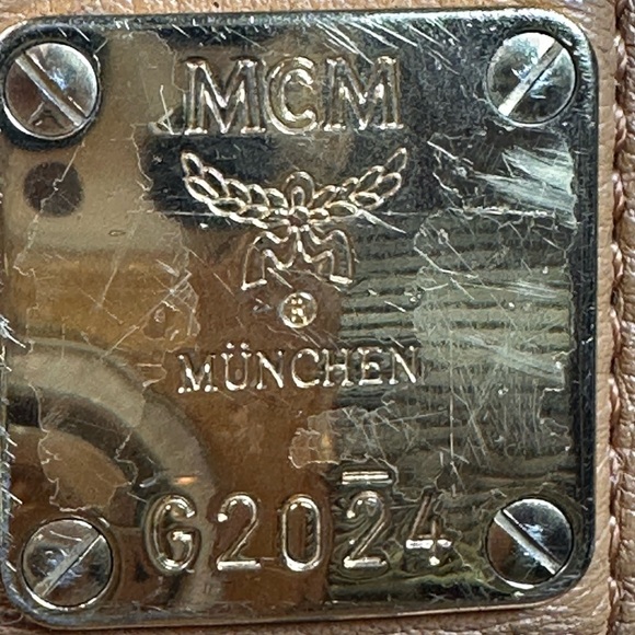 MCM Reversible Liz Vicetos Tote Bag - Picture 10 of 15